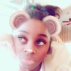 Meet your Posher, Alexia